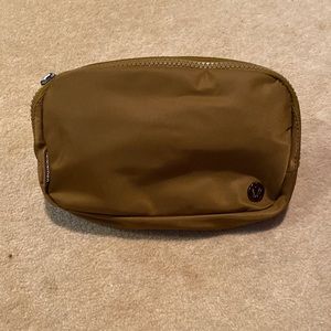 NWT Lululemon Everywhere Belt Bag in Burnt Caramel